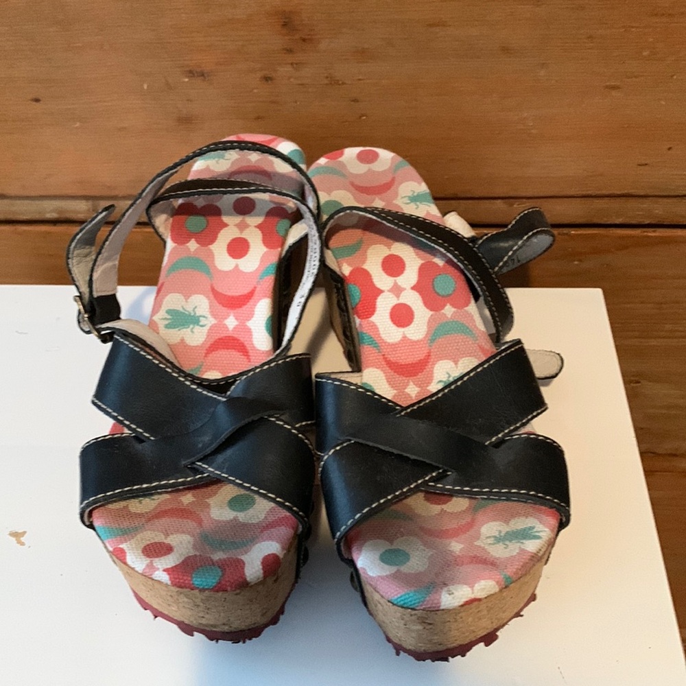 Fly strappy platform sandals